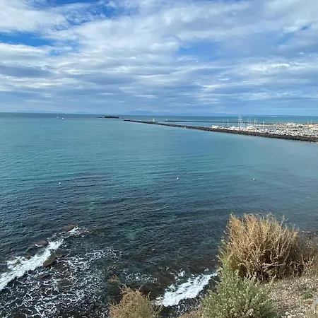 Appartement A 70 Metres De La Plage, Etage 1