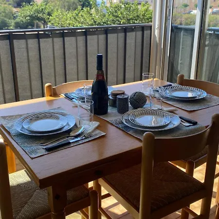 A 70 Metres De La Plage, Etage 1 Apartamento *