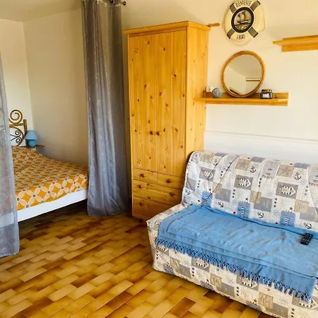 A 70 Metres De La Plage, Etage 1 Apartamento *