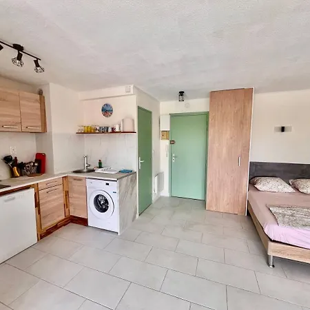 A 70 Metres De La Plage, Etage 1 *