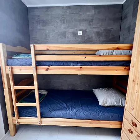 A 70 Metres De La Plage, Etage 1 Appartement *
