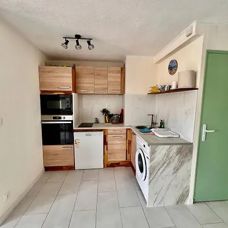 A 70 Metres De La Plage, Etage 1 Appartement