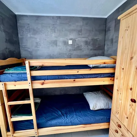 A 70 Metres De La Plage, Etage 1 Appartement *