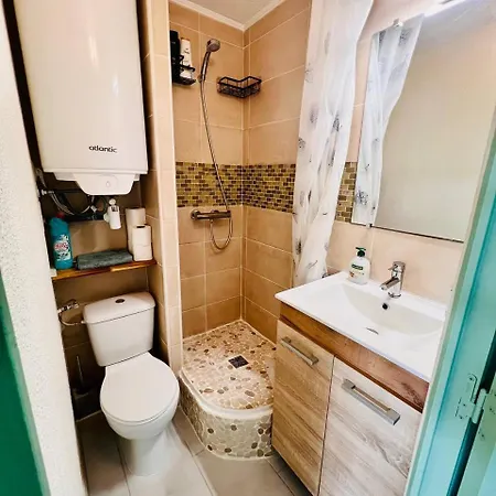 Appartement A 70 Metres De La Plage, Etage 1