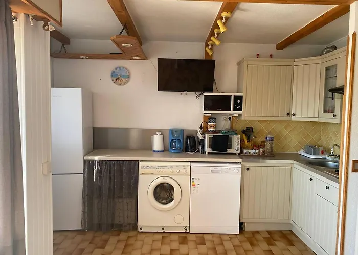 A 70 Metres De La Plage, Etage 1 Appartamento *